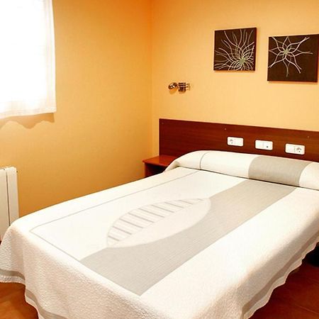 Alojamiento Numancia Pension Бургос Экстерьер фото