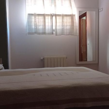 Alojamiento Numancia Pension Бургос Экстерьер фото