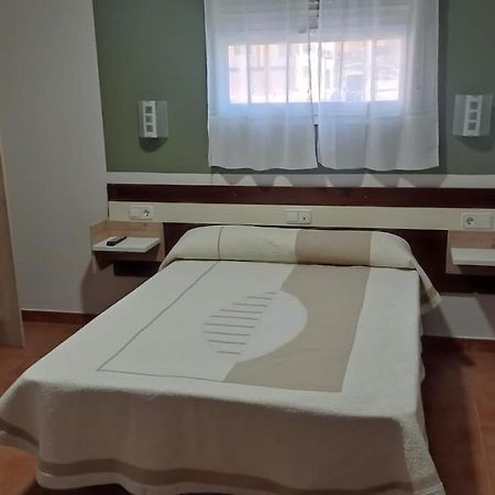 Alojamiento Numancia Pension Бургос Экстерьер фото