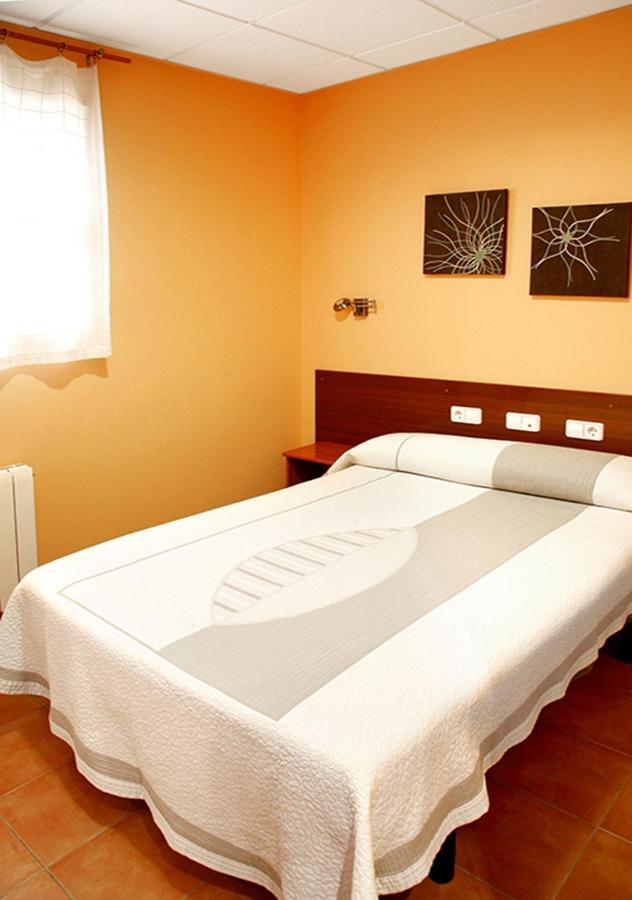 Alojamiento Numancia Pension Бургос Экстерьер фото