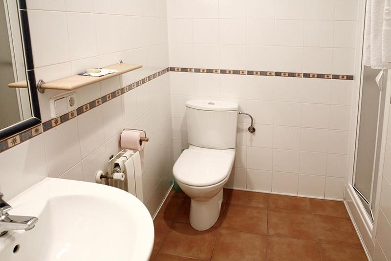 Alojamiento Numancia Pension Бургос Экстерьер фото