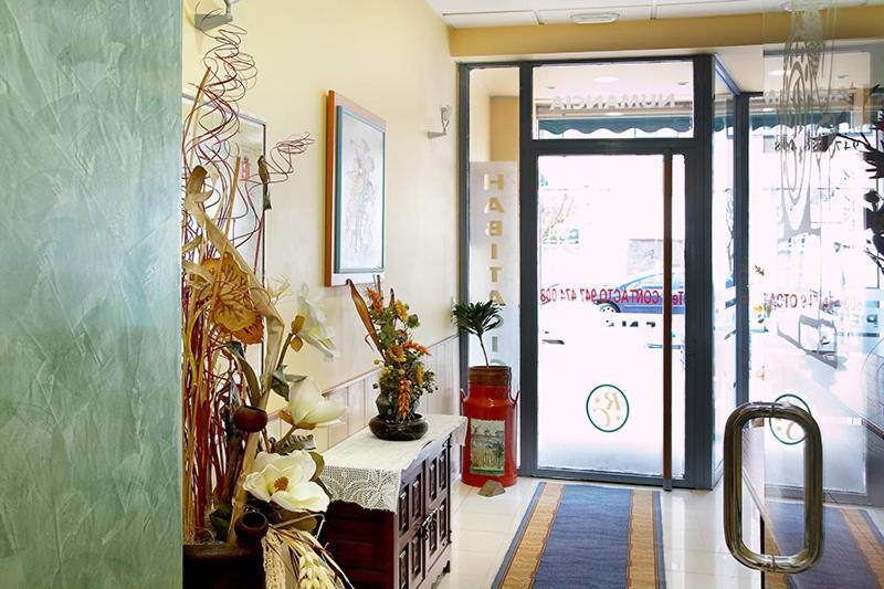 Alojamiento Numancia Pension Бургос Экстерьер фото