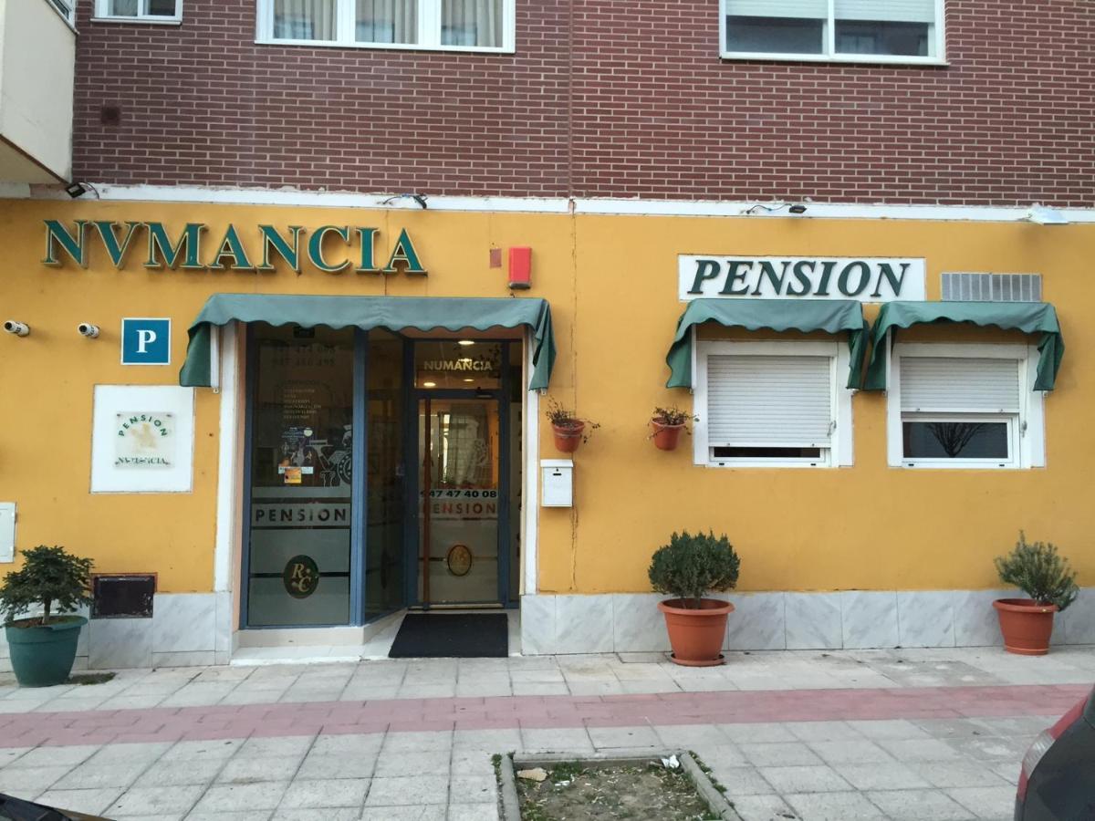 Отель Alojamiento Numancia Pension Бургос Экстерьер фото