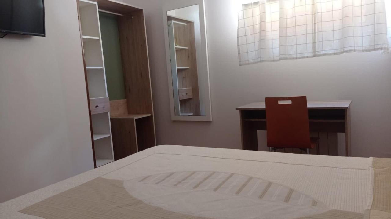 Alojamiento Numancia Pension Бургос Экстерьер фото